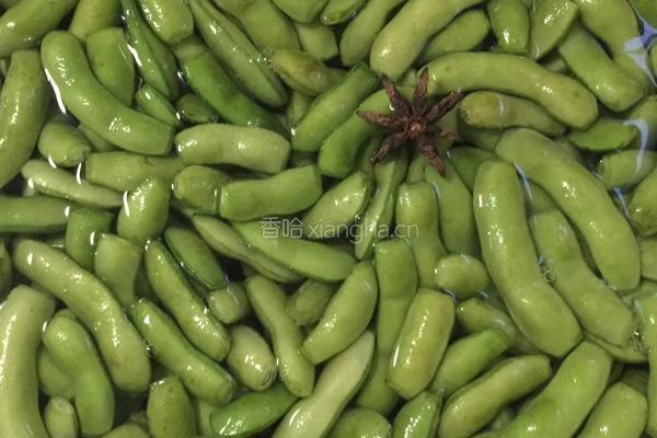 香辣毛豆的做法图解1