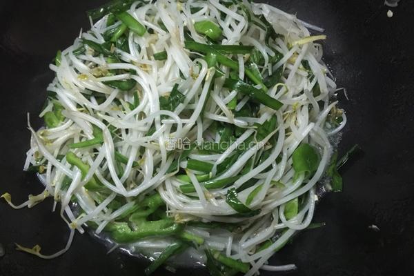 韭菜炒绿豆芽的做法图解8