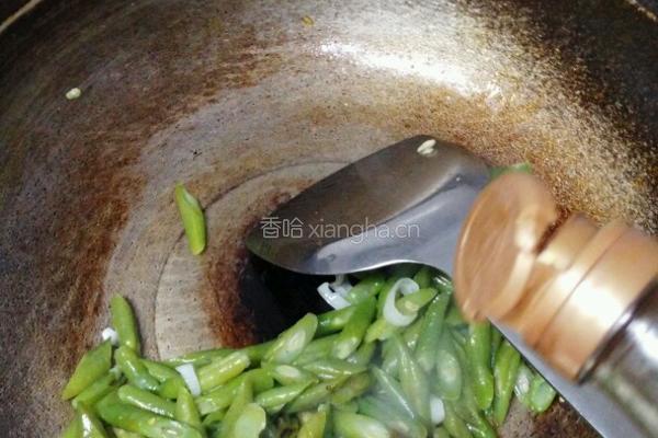 西红柿炒豆角的做法图解7
