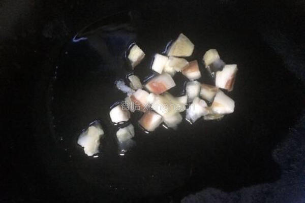豌豆炒腊肉的做法图解5
