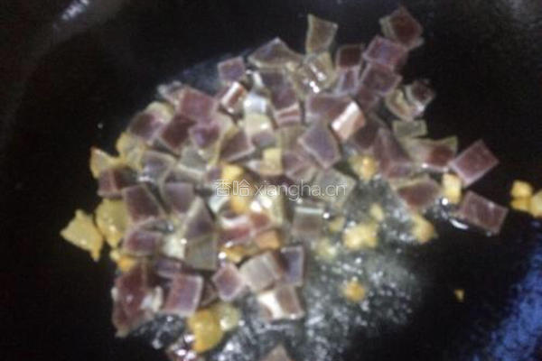 豌豆炒腊肉的做法图解6