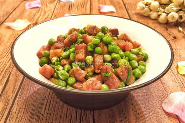 豌豆炒腊肉的做法图解9