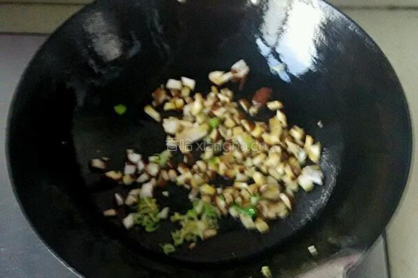 油焖虎皮尖椒的做法图解5