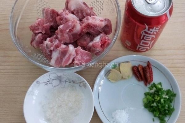 可乐排骨的做法图解1