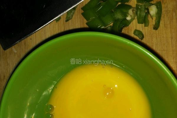 蛋黄炒米饭的做法图解3