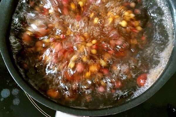 薏米红豆莲子粥的做法图解4
