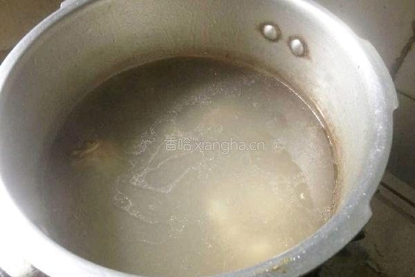西红柿排骨汤的做法图解5
