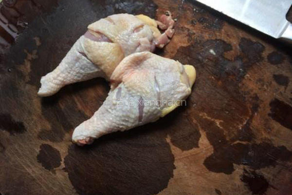 香煎鸡腿肉的做法图解2