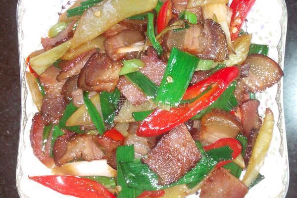 莴苣炒老腊肉的做法图解8