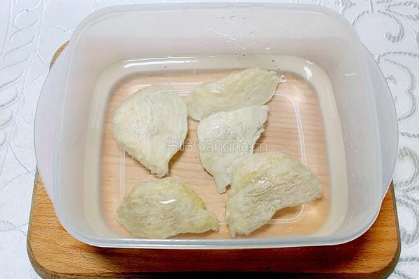 红枣冰糖炖燕窝的做法图解1