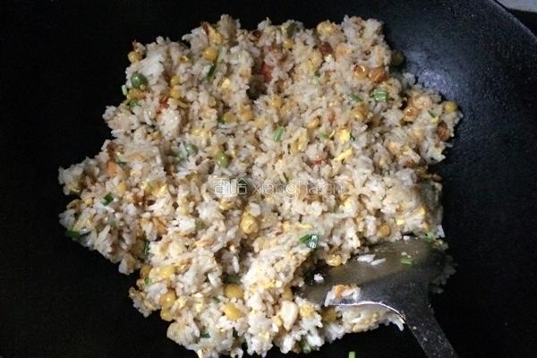 扬州炒饭的做法图解9