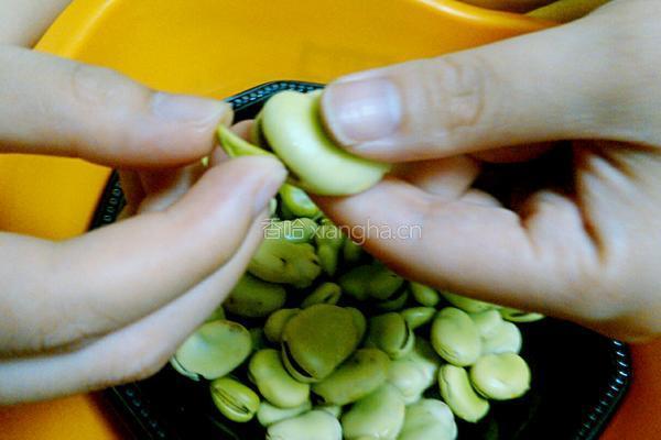 油炸蚕豆的做法图解2