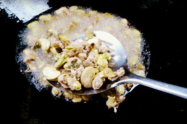 油炸蚕豆的做法图解10