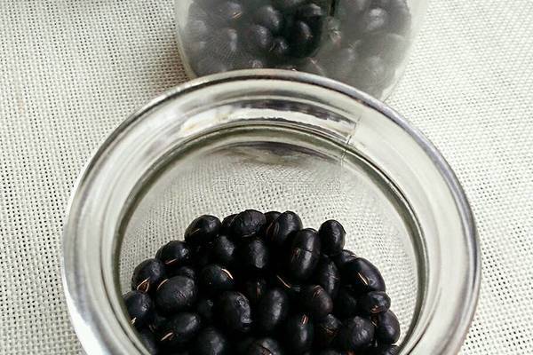 醋泡黑豆的做法图解3