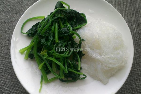 凉拌粉丝菠菜的做法图解2
