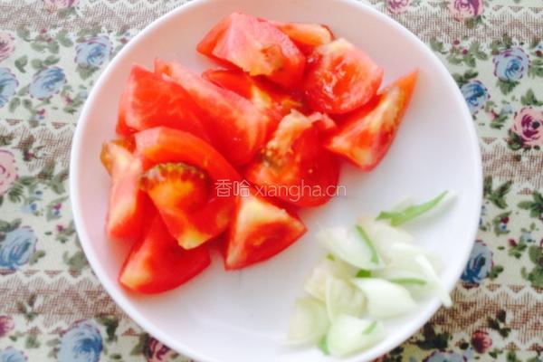 西红柿炒圆白菜的做法图解2