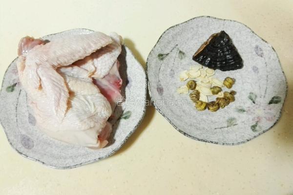 石斛灵芝炖鸡汤的做法图解1