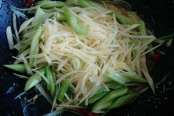 芹菜炒土豆丝的做法图解5