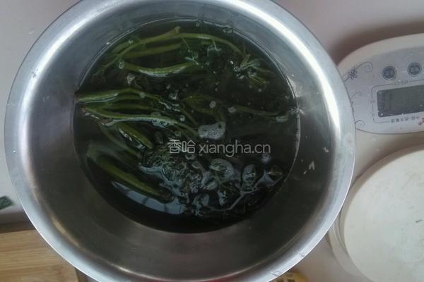 香椿咸菜的做法图解3
