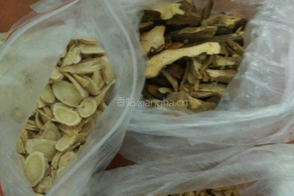 玉屏风炖猪尾巴的做法图解2