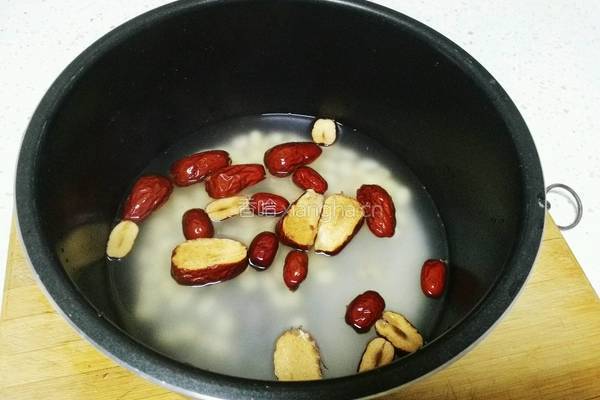 莲子红枣粥的做法图解3