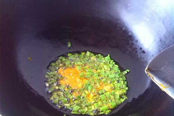 砂锅土豆粉的做法图解2
