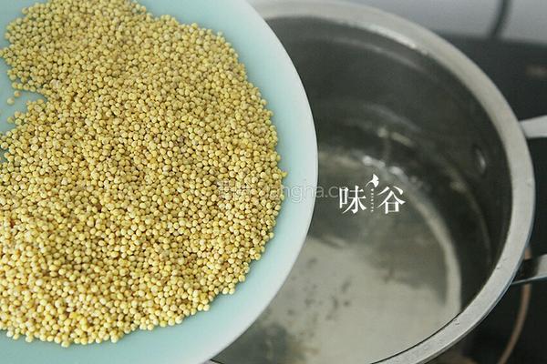 小米百合粥的做法图解3