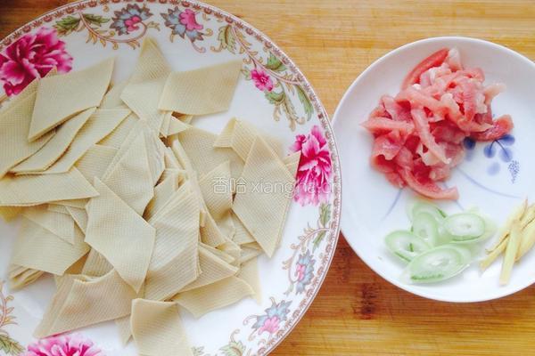 炖干豆腐的做法图解1