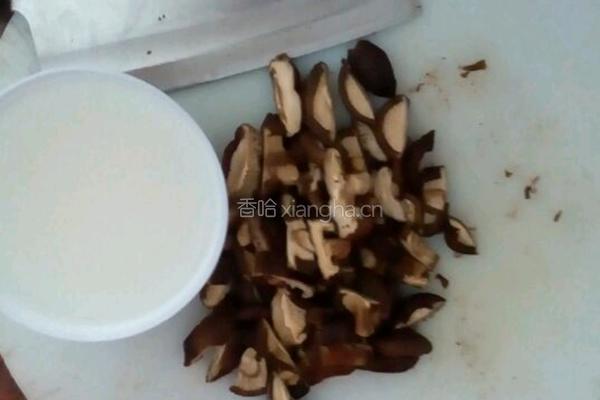 瘦肉炒香菇的做法图解5