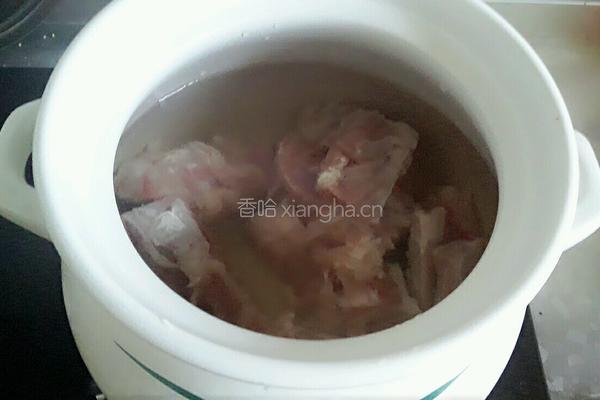 枸杞山药排骨汤的做法图解2