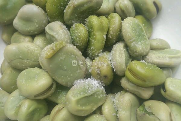 蒜香嫩蚕豆的做法图解4