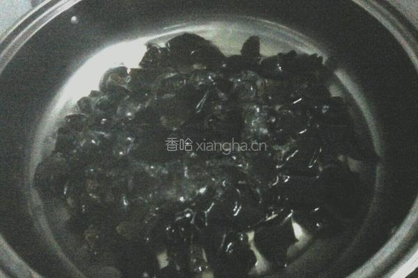 凉拌云耳的做法图解2