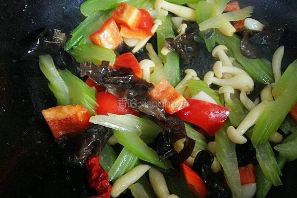 牛肉香菇炒芹菜的做法图解9