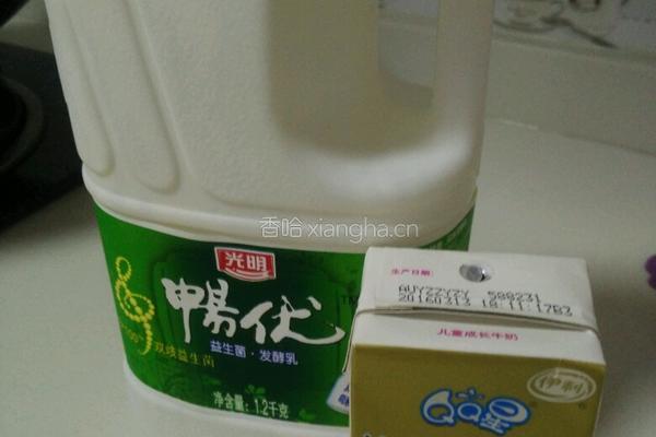 牛奶水果麦片配黄桃的做法图解2