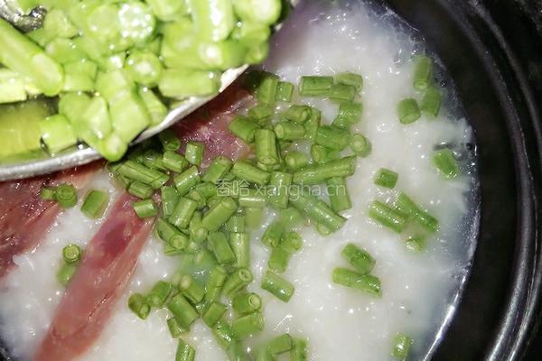 腊肠煲仔饭的做法图解4