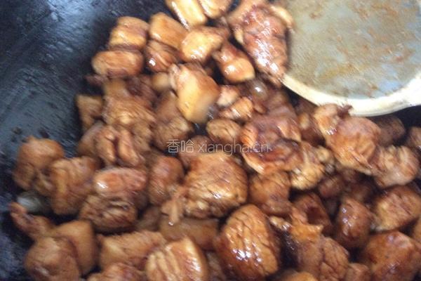 板栗红烧肉的做法图解7