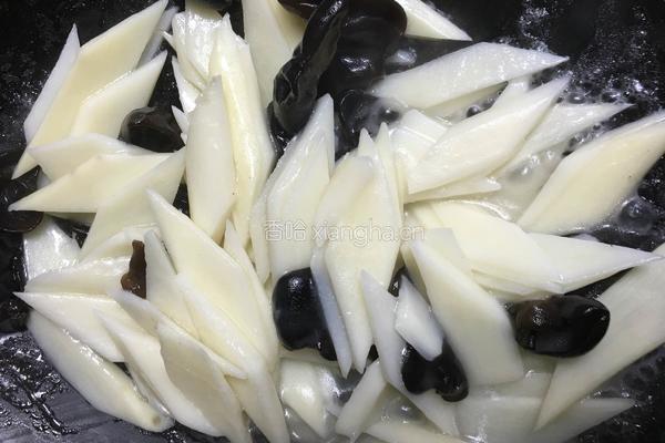 黑木耳炒山药的做法图解8