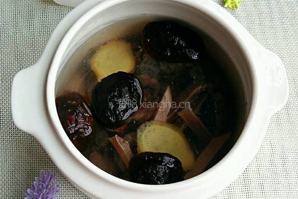 墨鱼香菇炖鸡的做法图解4