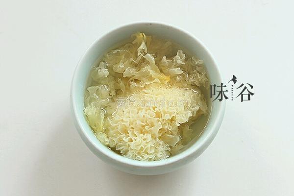 桂园莲子银耳糖水的做法图解2
