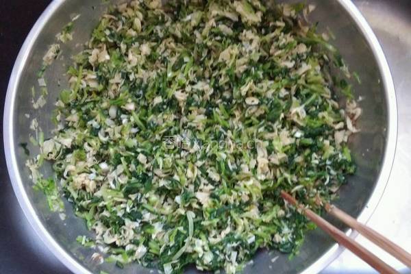 苔菜包子的做法图解4