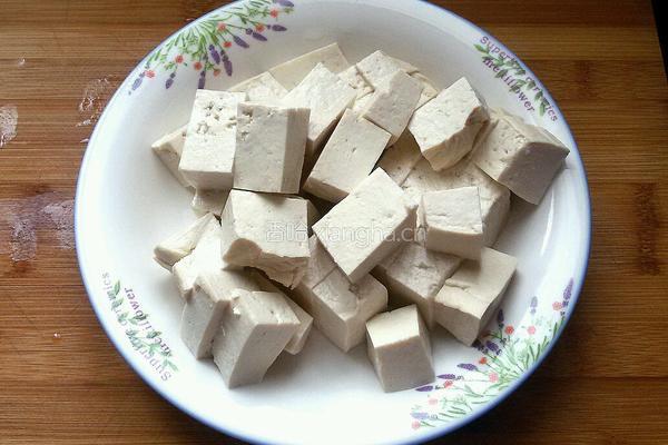 牛肉末烧豆腐的做法图解3