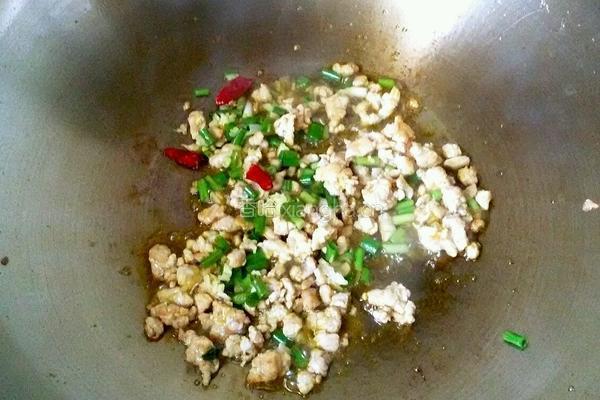 牛肉末烧豆腐的做法图解7