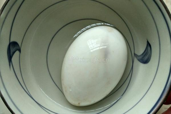 腌制咸鸭蛋的做法图解3