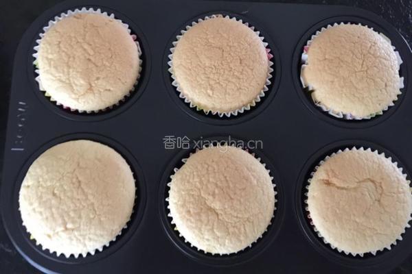 清水纸杯蛋糕的做法图解11