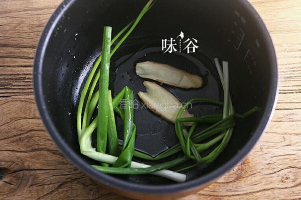 电饭煲盐焗鸡的做法图解4