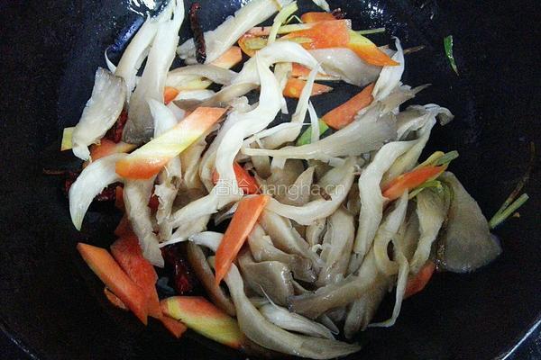 莴苣炒平菇的做法图解8