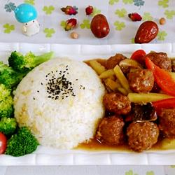 肉丸土豆盖浇饭的做法[图]