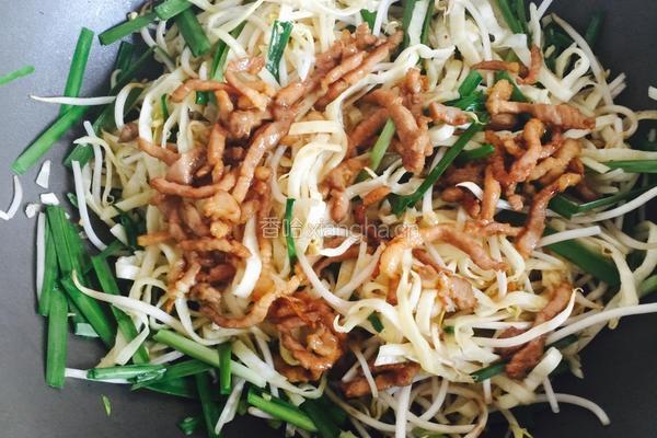 豆芽炒饼的做法图解13