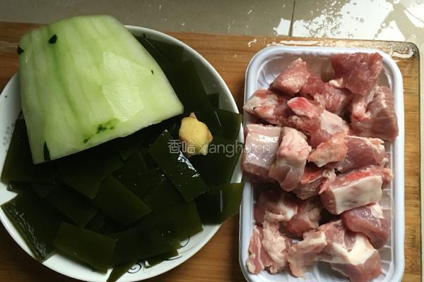 海带冬瓜排骨汤的做法图解1