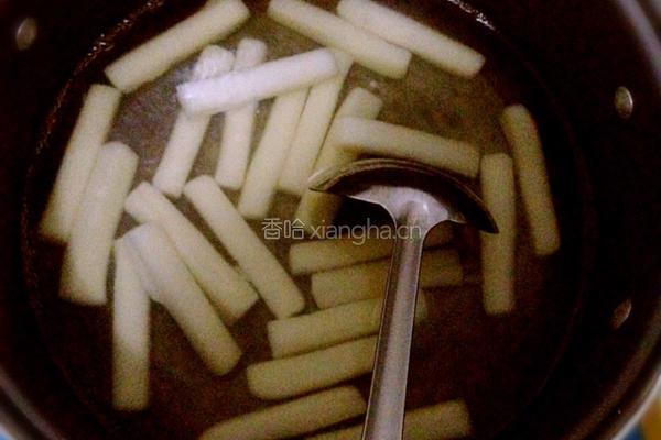 西红柿鸡蛋炒年糕的做法图解3